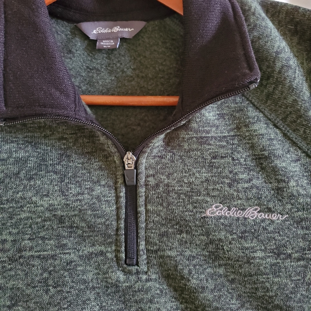 Eddie Bauer 1/4 Zip Pullover, Size Medium